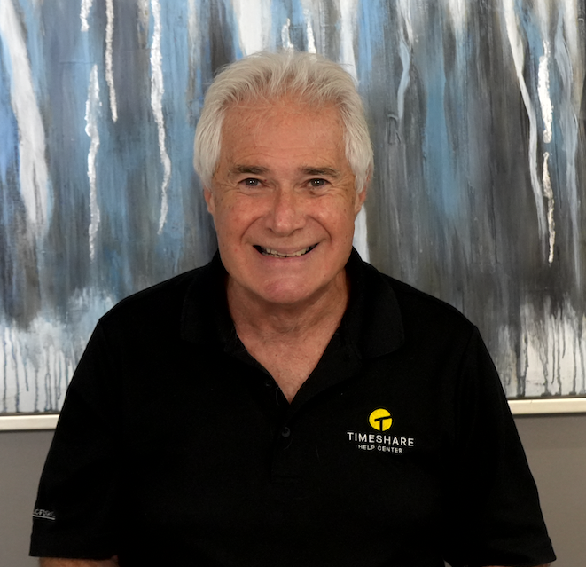 Dominic Femia, especialista en inscripción del Centro de Ayuda de Tiempo Compartido